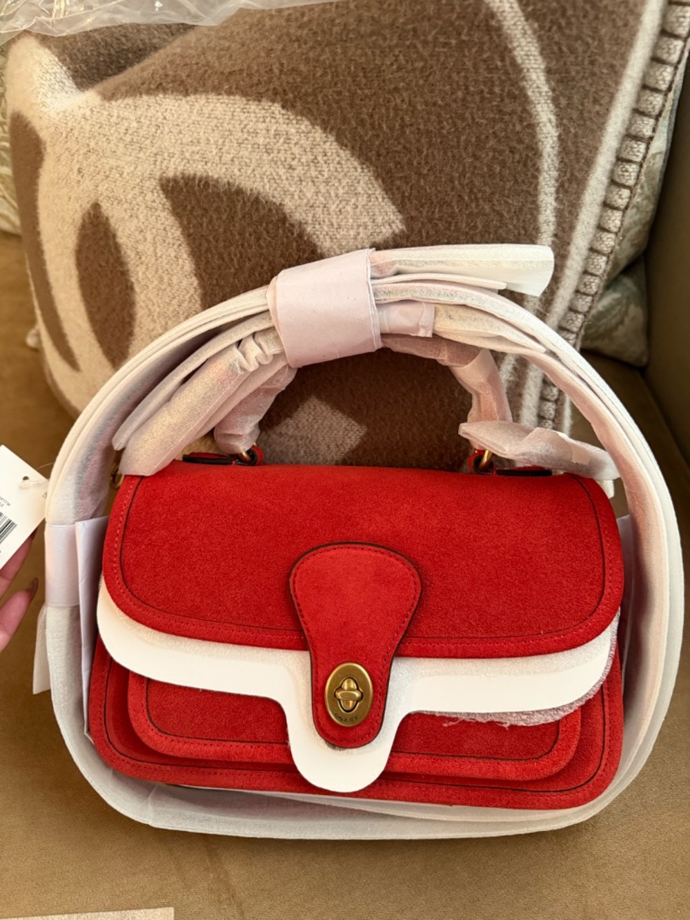 NWT COACH Metropolitan 24 Suede Turnlock Messenger Bag in Candy Apple Red CFR51